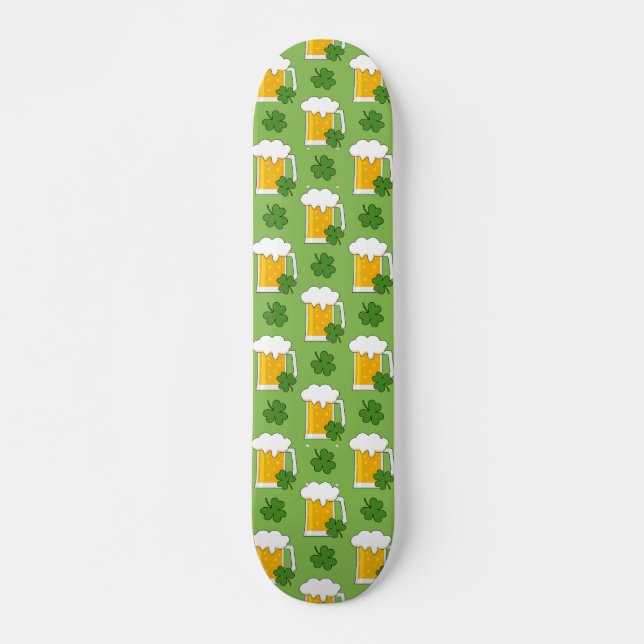 Skate Irish Beer Mug com padrão de trevo Shamrock (Frente)