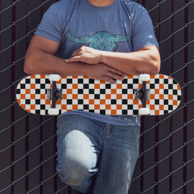 Skate Laranja Preto e Branco Xadrez  (Ao ar livre 3)