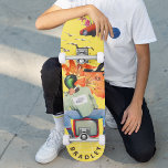 Skate Legal Surreal Funny Único Nome Personalizado<br><div class="desc">Legal Surreal Funny Personalizado Nome Personalizado Único O skate apresenta seu nome personalizado em tipografia moderna em uma divertida colagem de carros, aviões, patos, flores, pássaros e uma pessoa. Personalize editando o texto na caixa de texto fornecida. Dê um presente personalizado, skate personalizado ao seu skate favorito para o Natal,...</div>