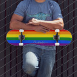 Skate LGBT Orgulho gay Arco-Íris Bandeira Monograma LGBT<br><div class="desc">Lindas, vibrantes e vibrantes cores do arco-íris orgulho gay LGBT, padrão colorido de faixas geométricas, personalizado, elegante e elegante script / tipografia / fonte, moderna, legal, na moda, competição de mapeamento de duro-rocha em forma de skate. Para personalizar, basta digitar seu nome / monograma / iniciais. Ao adicionar / design,...</div>