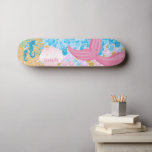 Skate Linda Cola de Sereia Rosa<br><div class="desc">Skate. Linda Sereia Rosa, pronta para você personalizar. 🥇 UM DESIGN ORIGINAL DE DIREITOS AUTORAIS, DE Donna Siegrist, DISPONÍVEL SOMENTE NO ZAZZLE! ✔ NOTA: APENAS MUDE AS ÁREAS MODELO NECESSÁRIAS! 😀 Se necessário, você pode remover o texto e começar a adicionar o texto e a fonte que quiser. 📌 Se...</div>