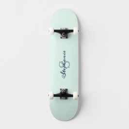 Skate Lindo Verde Claro Elegante Simples Fofo Monogramad
