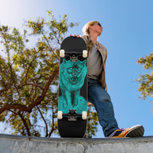 Skate Lobo Preto Irritado à Noite