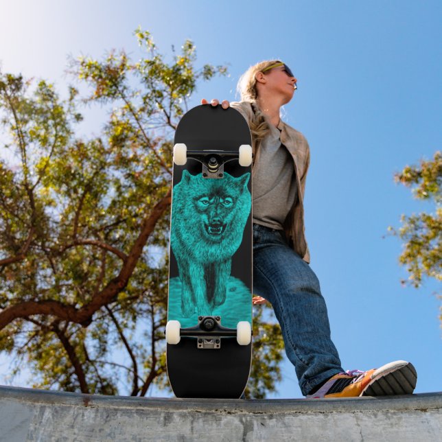 Skate Lobo Preto Irritado à Noite (Ao ar livre 1)