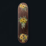 Skate Madeira Procura Buquê Floral de Girassol<br><div class="desc">Este design pode ser personalizado escolhendo a opção personalizar para adicionar texto ou fazer outras alterações. Se este produto tiver a opção de transferir o design para outro item, certifique-se de ajustar o design para o ajustado, se necessário. Entre em contato comigo em colorflowcreations@gmail.com se desejar usar este design em...</div>