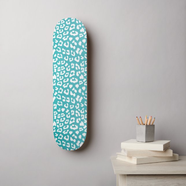 Skate Manchas de leopardo branco chique em turquesa (Arte de parede)