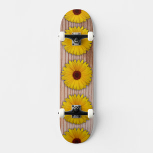 Skate Marigold de girassol sobre Conselhos de madeira ru
