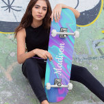 Skate Mármaco Líquido Cor-de-Rosa Azul Menino Moderno Co<br><div class="desc">Este design moderno apresenta um padrão de mármore líquido colorido em rosa,  roxo e azul com seu nome personalizado. Personalize editando o texto na caixa de texto fornecida. #skate #skater #skateboards #skaterlife #legal #tropicool #esporte #ao ar livre #diversão</div>
