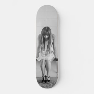 Skate Menina Preocupada