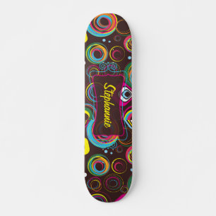 Skate Miniskateboard colorida com círculo retrô de 1970