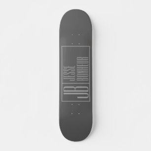 Skate Moderno, Cinza sobre Cinza Escuro, Logotipo de ini