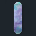 Skate Mola verde-Abstrato violeta-púrpura<br><div class="desc">Este design moderno e artístico é perfeito para a moça da moda e na moda. Apresenta a arte de aquarela violeta, roxa e verde-treal, pintada à mão. É artística, cinzenta, bonito, legal e original. Estilize com esta design de aquarela, pintada à mão pela artista de La Femme, Rachel Matheney. ***NOTA...</div>