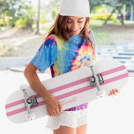 Skate Monograma Cinzento Branco Cor-de-Rosa Clássica<br><div class="desc">Crie suas próprias faixas de corridas personalizadas, personalizadas, clássicas, rosadas e brancas, legal, na moda, clássicas e elegantes scripts de tipografia, melhor qualidade do mapa do duro-rock em forma de skate deck. Para personalizar, basta digitar seu nome / monograma / iniciais. Ao adicionar / design, você poderá ver uma prévia...</div>