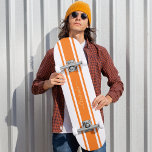 Skate Monograma Dourado de faixas brancas de laranja clá<br><div class="desc">Crie suas próprias faixas de corridas personalizadas, clássicas, laranja e branco, legal, na moda, típico e elegante script de tipografia de ouro falso, melhor qualidade do mapa de duro-rocha em forma de skate deck. Para personalizar, basta digitar seu nome / monograma / iniciais. Ao adicionar / design, você poderá ver...</div>