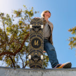Skate Monograma Elegante de Na moda Preto Dourado Modern<br><div class="desc">O moderno e Dourado Quadro Personalizado de Monograma de Na moda Negro Elegante tem um design moderno que é elegante. Personalize-o com a sua inicial. Faz um presente de excelente.</div>