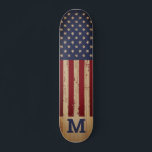 Skate Monograma Personalizado Russo da Bandeira American<br><div class="desc">skate American Flag nos EUA num design de grunge vestido aflita em madeira. Este estado unido da bandeira da américa design de skate com estrelas e listras em branco e azul vermelho é perfeito para presentes militares e de graduação. Personalize este skate de bandeira americana com um monograma inicial. COPYRIGHT...</div>