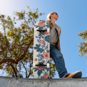 Skate Morangos Vintage e Folhas Azuis Padrão Floral