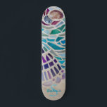 Skate Mosaico Personalizado<br><div class="desc">Este conselho é decorado com um padrão de mosaico de casca. Personalize-o com seu nome e monograma. Porque nós criamos nosso próprio trabalho de arte você não encontrará essa imagem exata de outros designers. Mosaico original © Michele Davies.</div>