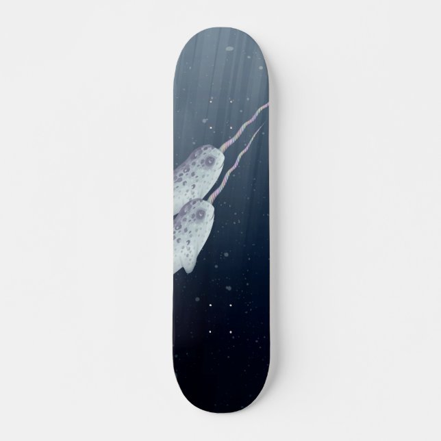 Skate Narwhals bonito que nada junto debaixo d'água (Frente)