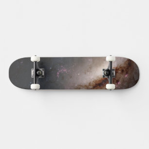 Skate Ngc 4258 Em Formação Estelar Intensa.