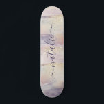 Skate Nome inicial do brilho brilhante cor-de-rosa giro<br><div class="desc">Glitter rosado roxo brilhante brilha o nome personalizado do buraco. Uma bela ilustração com aquarela,  um aniversário ou presente de Natal ideais. Elevação perfeita para a tua amiga dona de golfe ou parente.</div>
