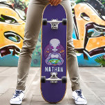 Skate Nome Personalizado da Alienígena Plana da Terra<br><div class="desc">Quadro de skate de nome personalizado de Alienígena plana</div>