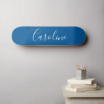 Skate Nome Personalizado da Caligrafia Chic Cobalt Blue<br><div class="desc">Nome da Tipografia de Script Minimalista no Quadro Azul Cobalto</div>