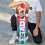 Skate Nome Personalizado da Trendência de Fogo Vermelho<br><div class="desc">Legal moderno Blue Fire Trendy Personalizado Nome Personalizado da Trendy de Fogo Vermelho Moderno O skate apresenta seu nome personalizado em tipografia moderna em um fundo de padrão abstrato azul e vermelho de fogo. Personalize editando o texto na caixa de texto fornecida. Dê um presente personalizado, skate personalizado ao seu...</div>