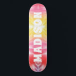 Skate Nome Personalizado de Cortinado Menino legal<br><div class="desc">Legal Girly Tie Dye Personalizado Name Skateboard apresenta seu nome personalizado em tipografia branca moderna em fundo de coloração de gravata rosa e amarela. Personalize editando o texto na caixa de texto fornecida. Dê um presente personalizado, skate personalizado ao seu skate favorito para o Natal, aniversário ou seu melhor amigo....</div>