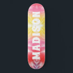 Skate Nome Personalizado de Cortinado Menino legal<br><div class="desc">Legal Girly Tie Dye Personalizado Name Skateboard apresenta seu nome personalizado em tipografia branca moderna em fundo de coloração de gravata rosa e amarela. Personalize editando o texto na caixa de texto fornecida. Dê um presente personalizado, skate personalizado ao seu skate favorito para o Natal, aniversário ou seu melhor amigo....</div>