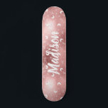 Skate Nome Personalizado Fairy Pink Moon Rosa Chic Doura<br><div class="desc">Nome Personalizado Fairy Pink Rose Dourada Moça Trendy skate com brilho,  lua,  estrelas,  folhas botânicas. Uma maneira feminina e fofa de impressionar sua filha no aniversário,  no doce 16 ou em qualquer evento feminino.</div>
