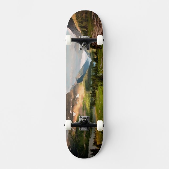 Skate Nuvens que varrem através das montanhas (Frente)