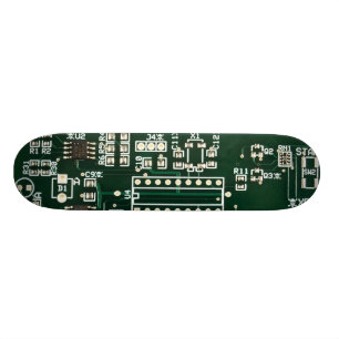 Skate o conselho de circuito escondido dos crânios