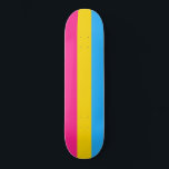 Skate Orgulho Pansexual (Bandeira Pan)<br><div class="desc">Este design apresenta a Bandeira do Orgulho Pansexual, que foi projetada como um símbolo para representar a comunidade pansexual. É semelhante à bandeira LGBT do arco-íris, que é usada como símbolo para lésbicas, gay, bissexuais, transgêneros e qualquer outra pessoa na comunidade. A bandeira é usada para aumentar a visibilidade e...</div>
