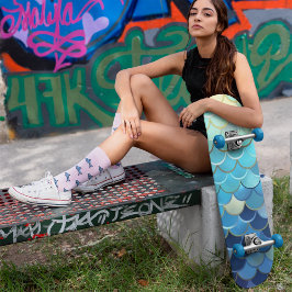 Skate Ouro de Fundo do Padrão Azul Céu em Escala de Peix