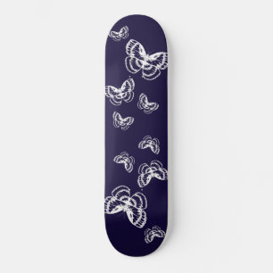 Skate Padrão de Borboletas Púrpura e Branca