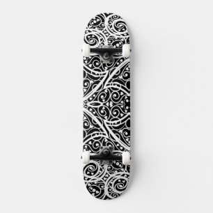 Skate Padrão de corações preto e branco fofo