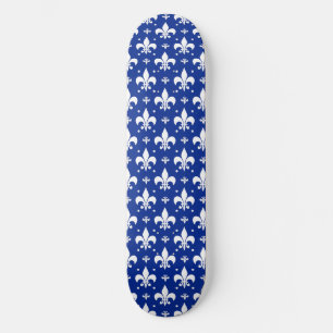 Skate Padrão de Design com Flor-de-lis em Fundo Azul