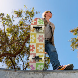 Skate Padrão de Flores Coloridas Xadrez Retrô