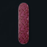 Skate Padrão de Folha Tropical Burgundia e Rosa<br><div class="desc">Brincadeira e Rosa Floral Tropical Simples e Elegante Padrões Folhetos. Este padrão moderno faz um impressão bonitinho para amantes da natureza primavera.</div>