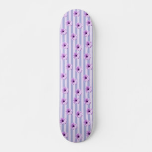 Skate Padrão de listras pastéis com Margaridas
