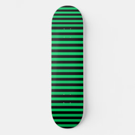 Skate Padrão de Listras Pretas Verdes