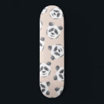 Skate Padrão de Panda Cor de Água Cor Branca Cor-de-Água<br><div class="desc">Esta arte e o padrão animal moderno é um design bonito para elogiar seu estilo pessoal. Ele retrata um padrão de cabeça de urso, preto e branco, pintado à mão e desenhado à mão, em cima de um simples fundo rosado e roxo. É adorável, moda e na moda! ***NOTA IMPORTANTE...</div>