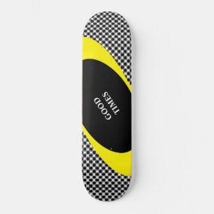 Skate Padrão de xadrez preto e branco & linhas onduladas