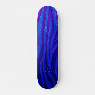 Skate Padrão de Zebra Roxa Escura em Design Azul Neon
