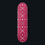 Skate Padrão legal moderno de prata rosa-rosa tribal geo<br><div class="desc">Legal padrão de prata rosa-rosa moderno geométrico tribal moderno apresenta um padrão tribal geométrico moderno em fundo cor-de-rosa. Elaborado por ©Evco Studio www.zazzle.com/store/evcostudio</div>