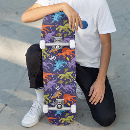 Skate Padrão Moderno Bonito de Diversão Colorida Dinossa