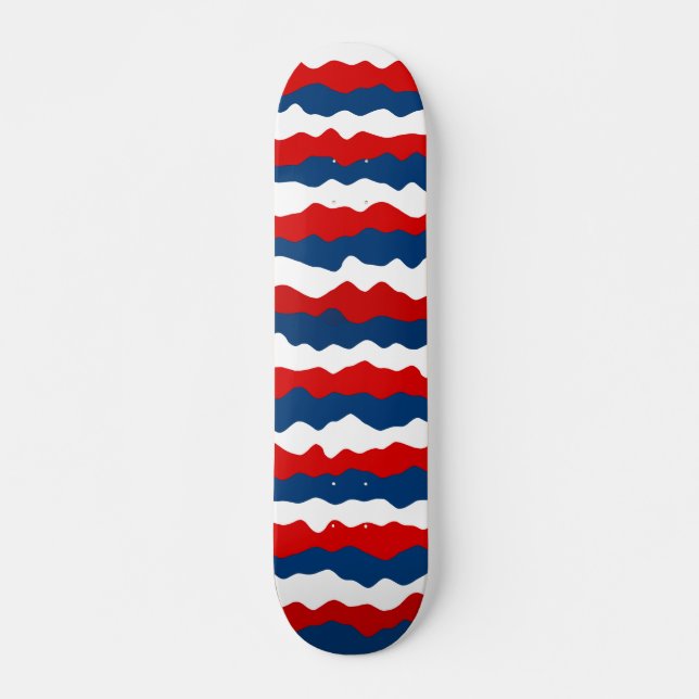 Skate Padrão vermelho, branco e azul (Frente)