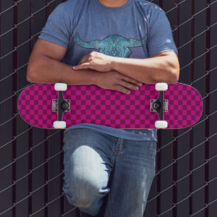 Skate Padrão Xadrez Ousado com Quadrado Magenta