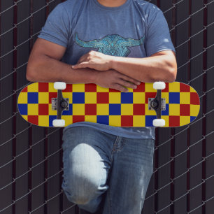 Skate Padrão Xadrez Vermelho Amarelo Azul Design 